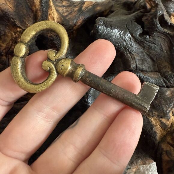 Vintage Key Armoire Drawer Brass Bow Steel Shank Open Barrel - Picture 6 of 8